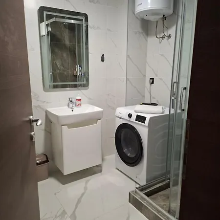 公寓 Minimalist 2 Bulevar With Garage 塞拉耶佛