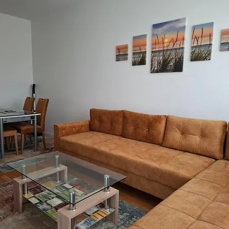 Minimalist 2 Bulevar With Garage *
